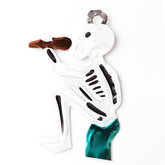 figure of can skeleton borracho green